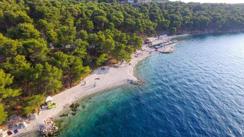 Rudej beach, Okrug Donji